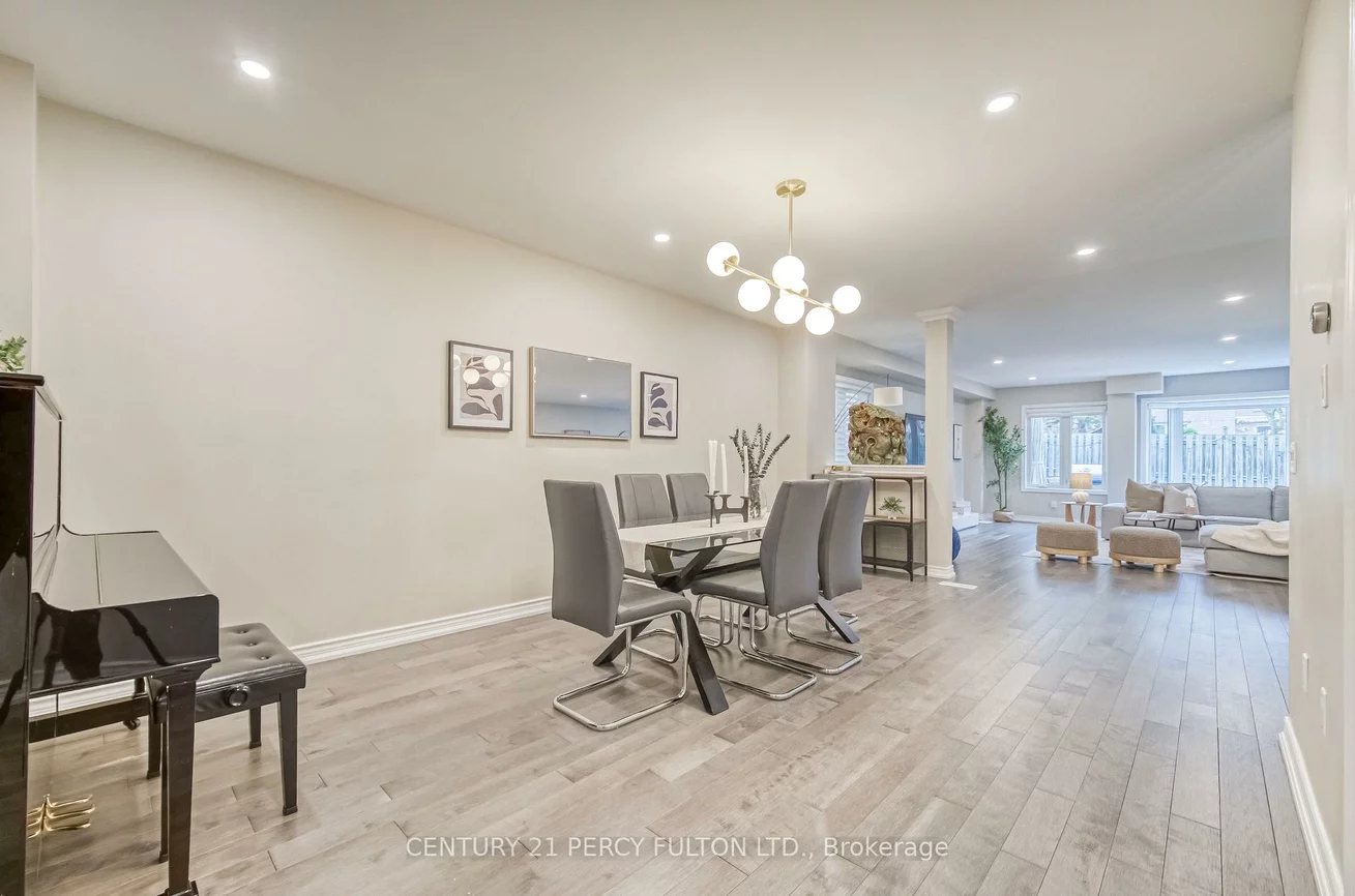 69, Ray, Village Green-South Unionville, Markham