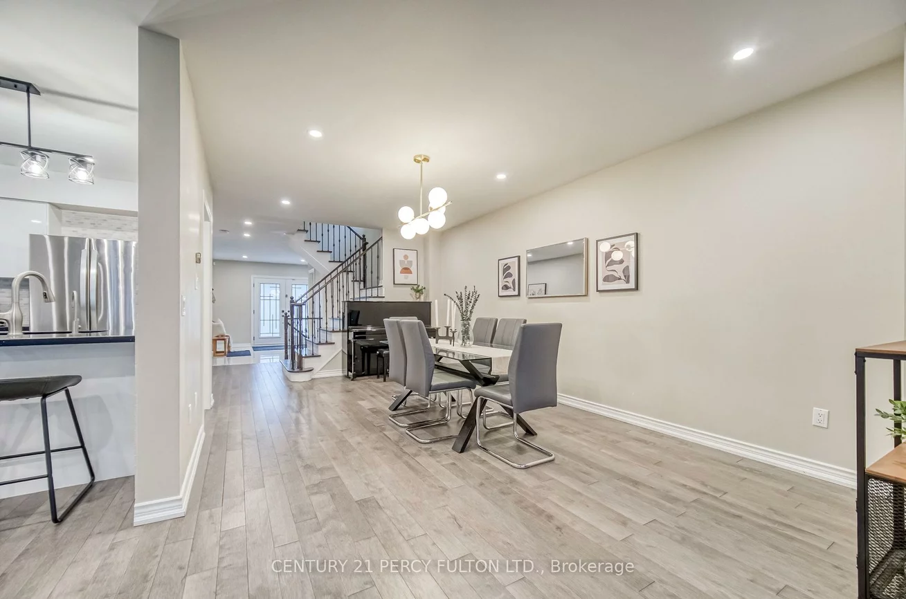 69, Ray, Village Green-South Unionville, Markham