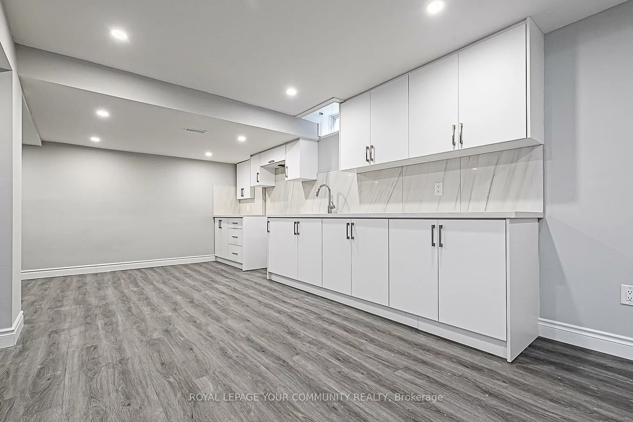 120, Chloe, Middlefield, Markham