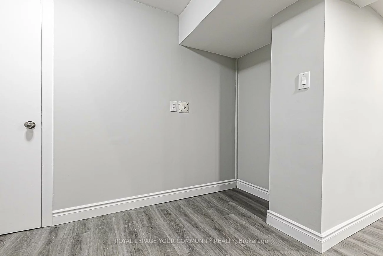 120, Chloe, Middlefield, Markham