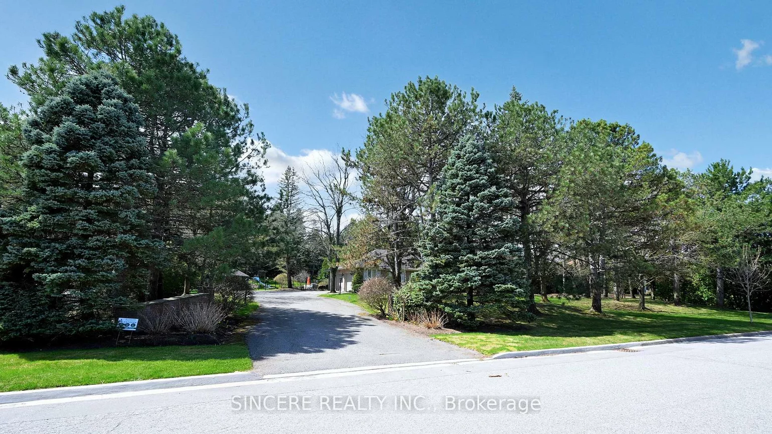27, Country Estates, Cachet, Markham