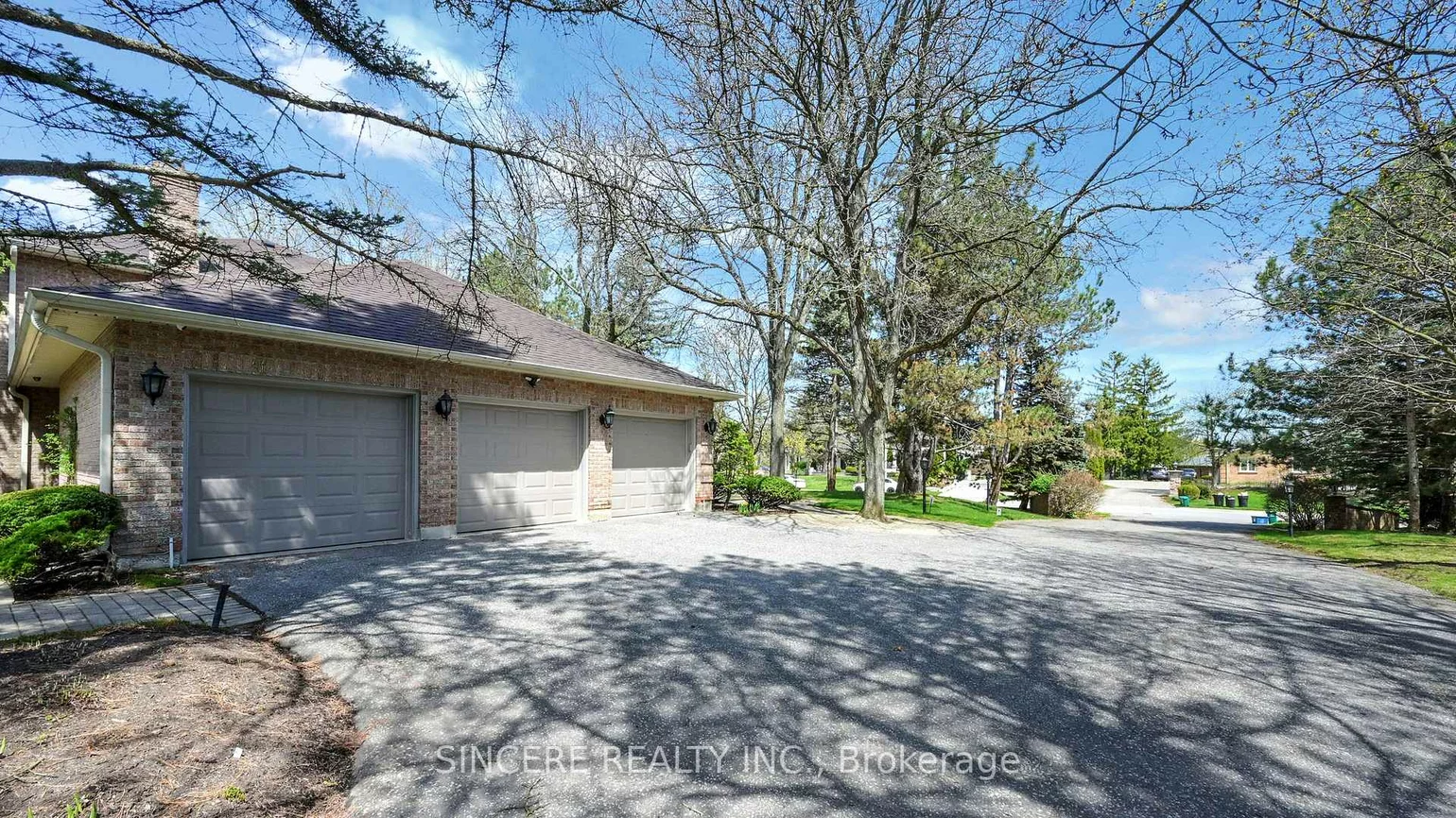 27, Country Estates, Cachet, Markham