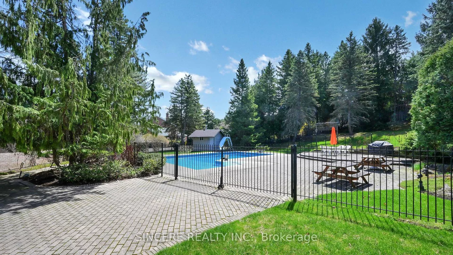 27, Country Estates, Cachet, Markham