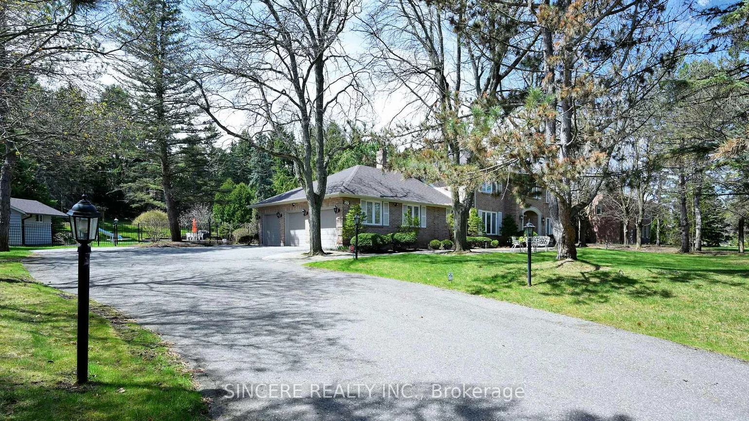 27, Country Estates, Cachet, Markham