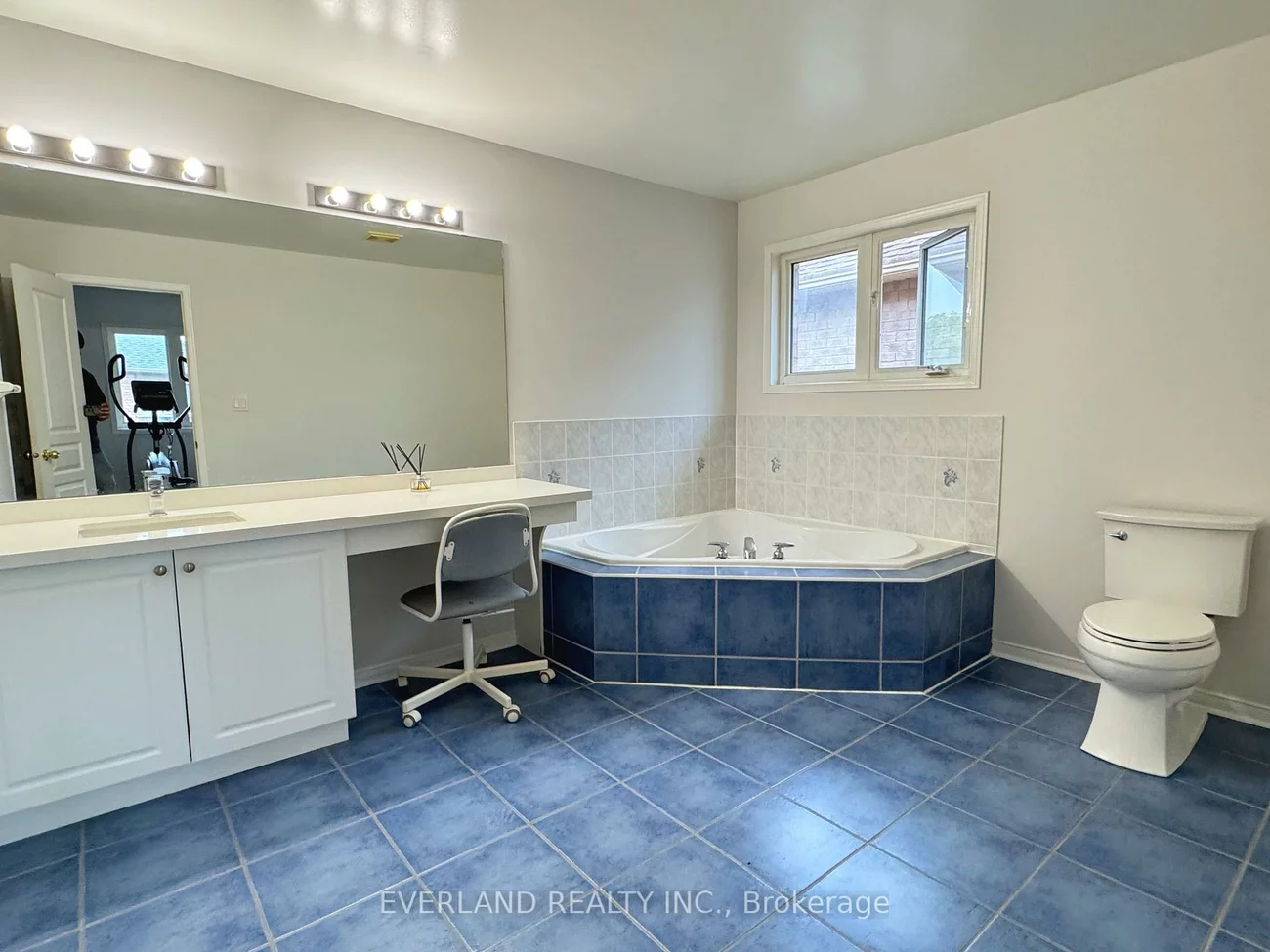 25, Saffron, Greensborough, Markham