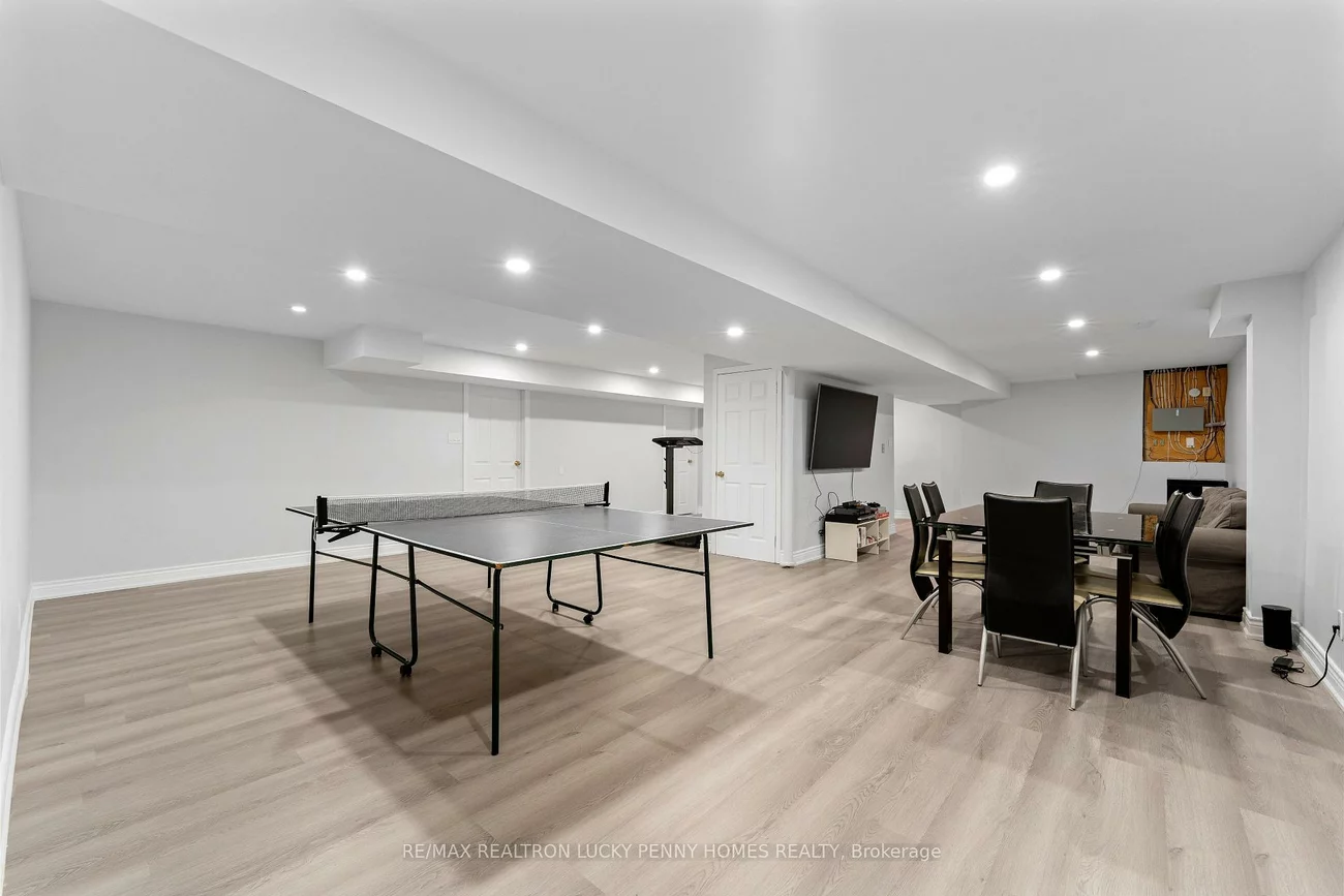 82, Ferndell, Unionville, Markham