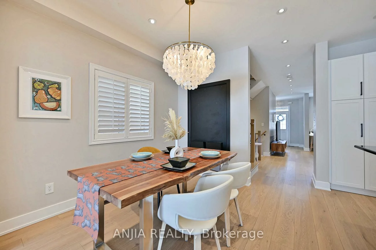 73, Shady Oaks, Cornell, Markham