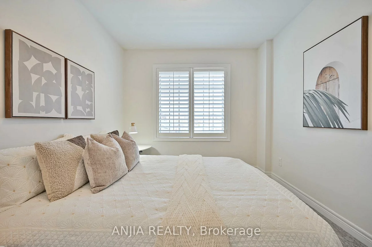 73, Shady Oaks, Cornell, Markham