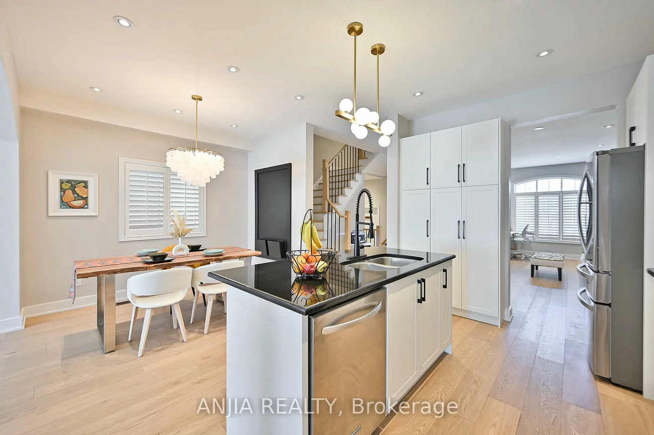 73, Shady Oaks, Cornell, Markham