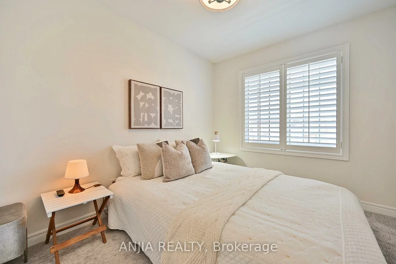 73, Shady Oaks, Cornell, Markham