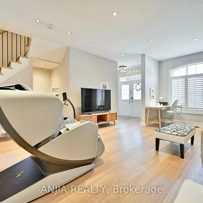 73, Shady Oaks, Cornell, Markham