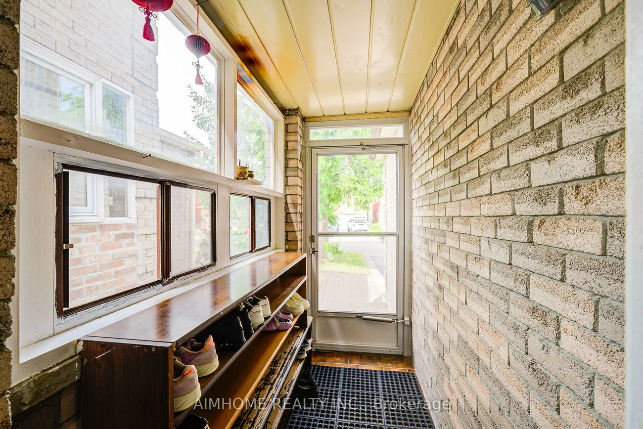 94, Northolt, Milliken Mills East, Markham