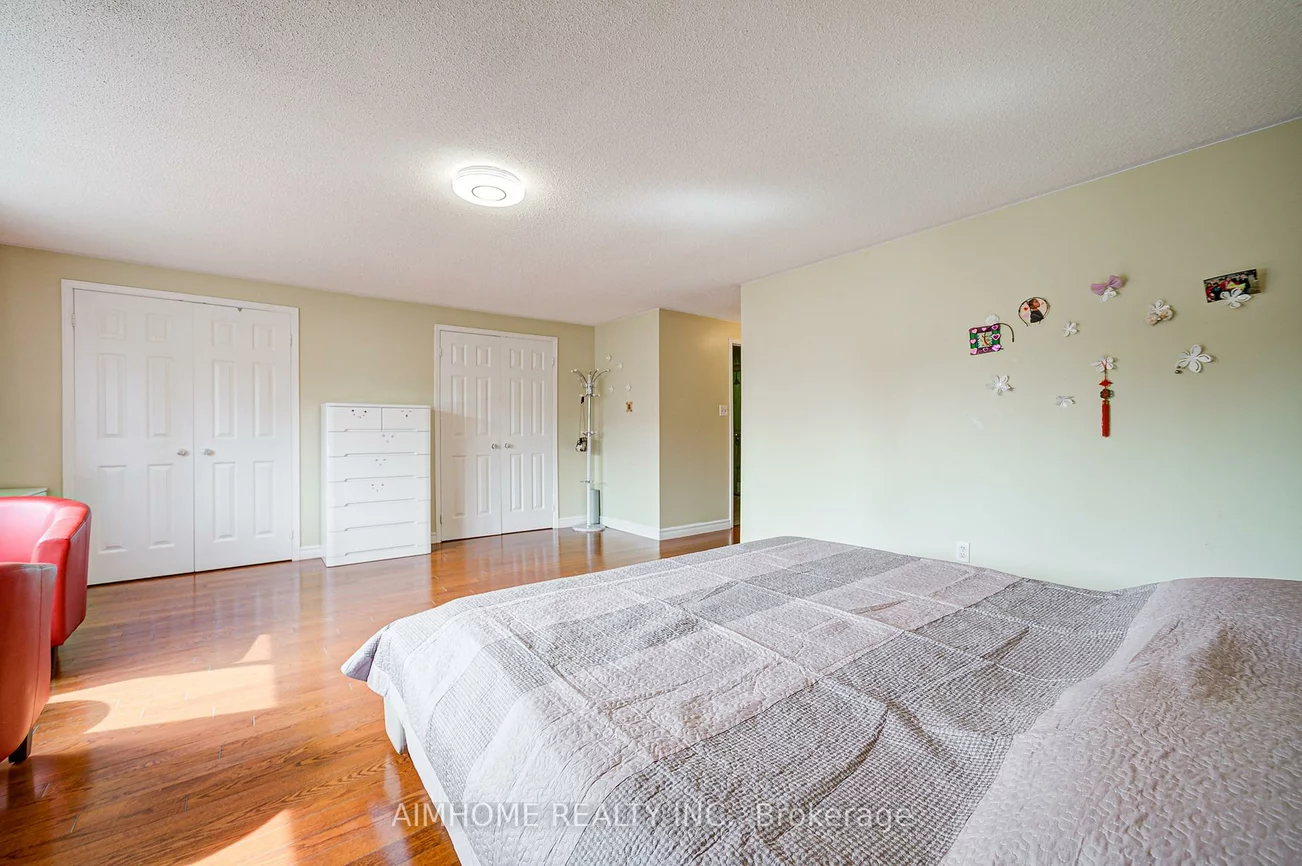 94, Northolt, Milliken Mills East, Markham