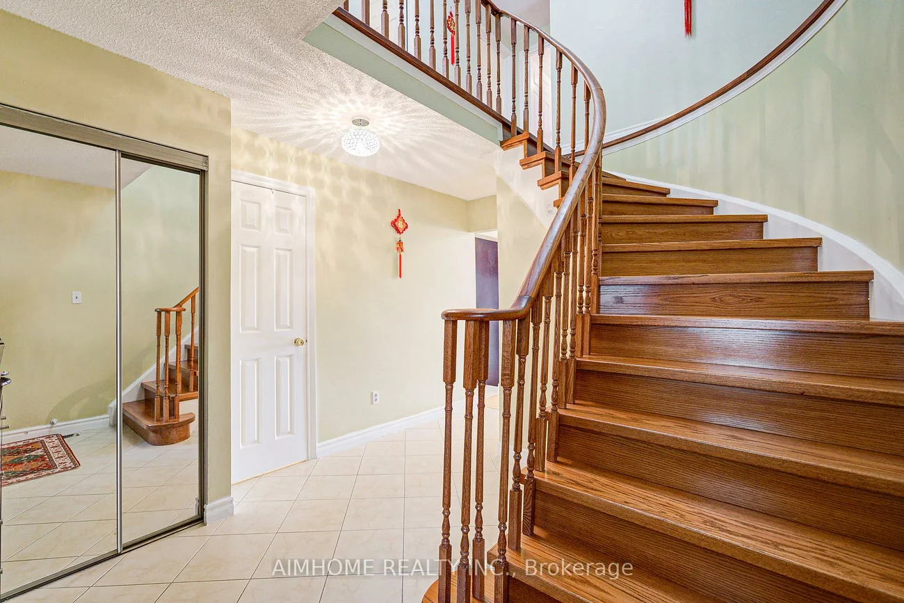 94, Northolt, Milliken Mills East, Markham