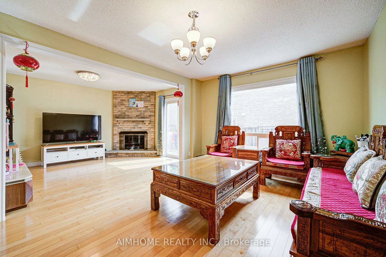 94, Northolt, Milliken Mills East, Markham