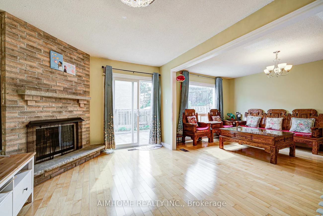 94, Northolt, Milliken Mills East, Markham