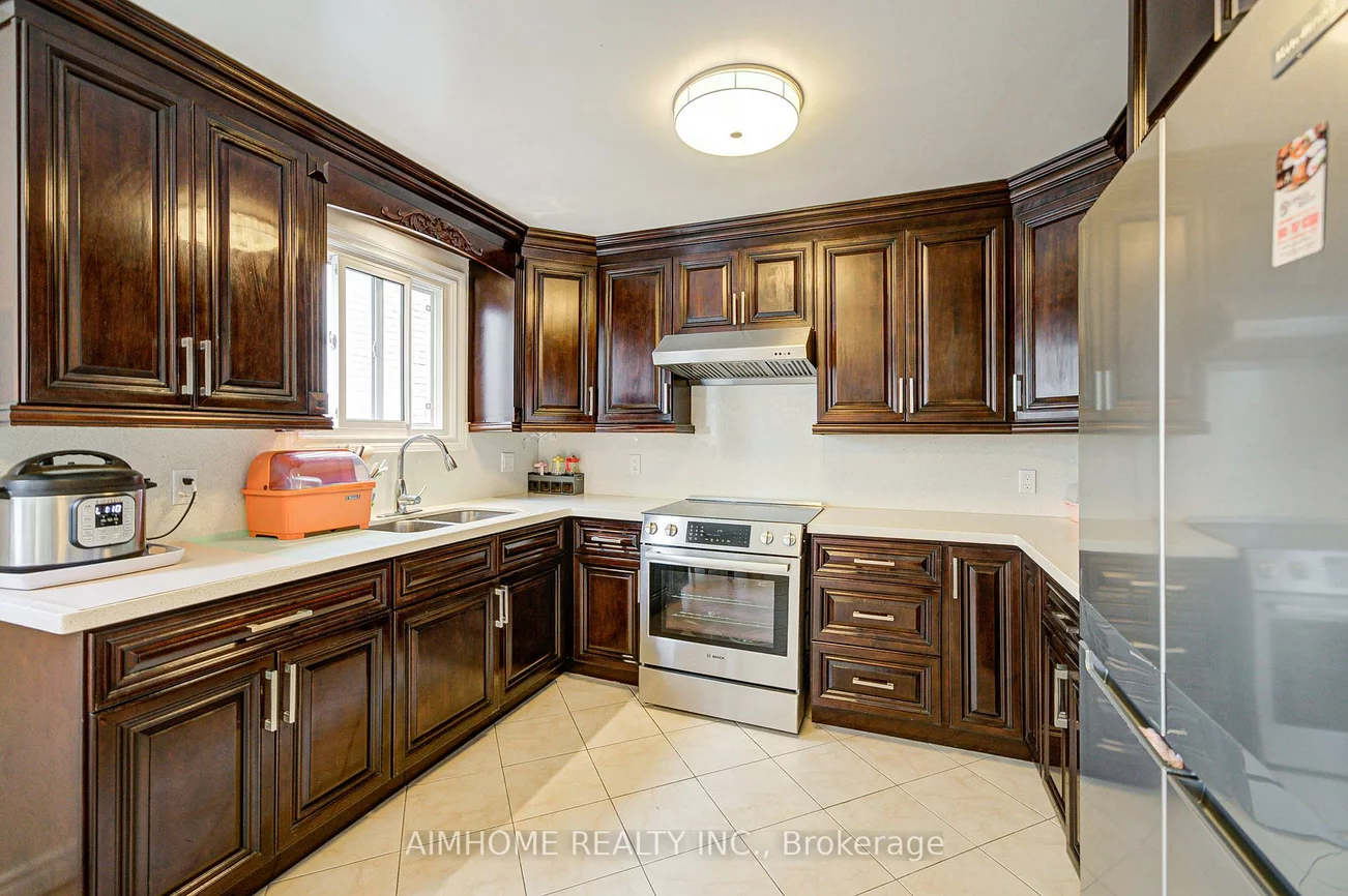 94, Northolt, Milliken Mills East, Markham