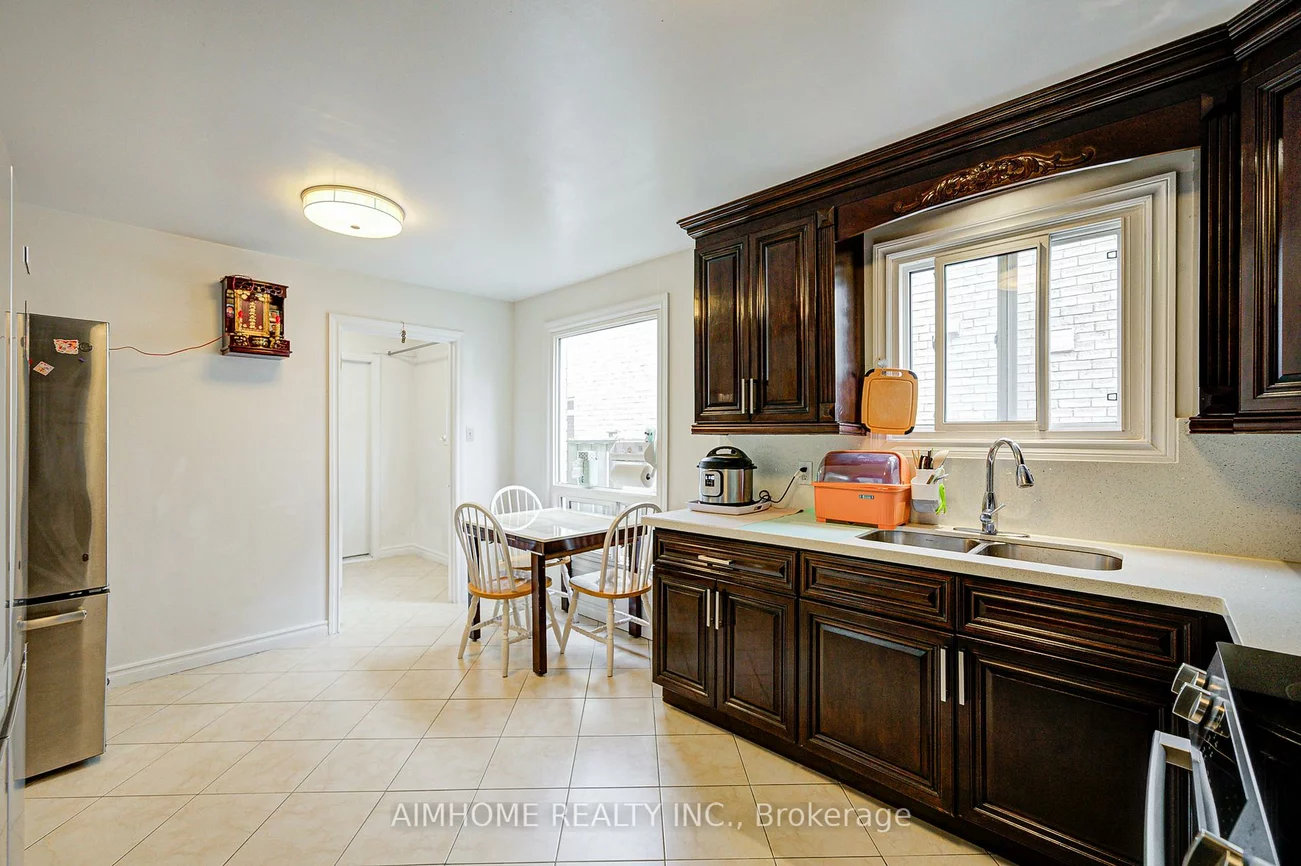 94, Northolt, Milliken Mills East, Markham