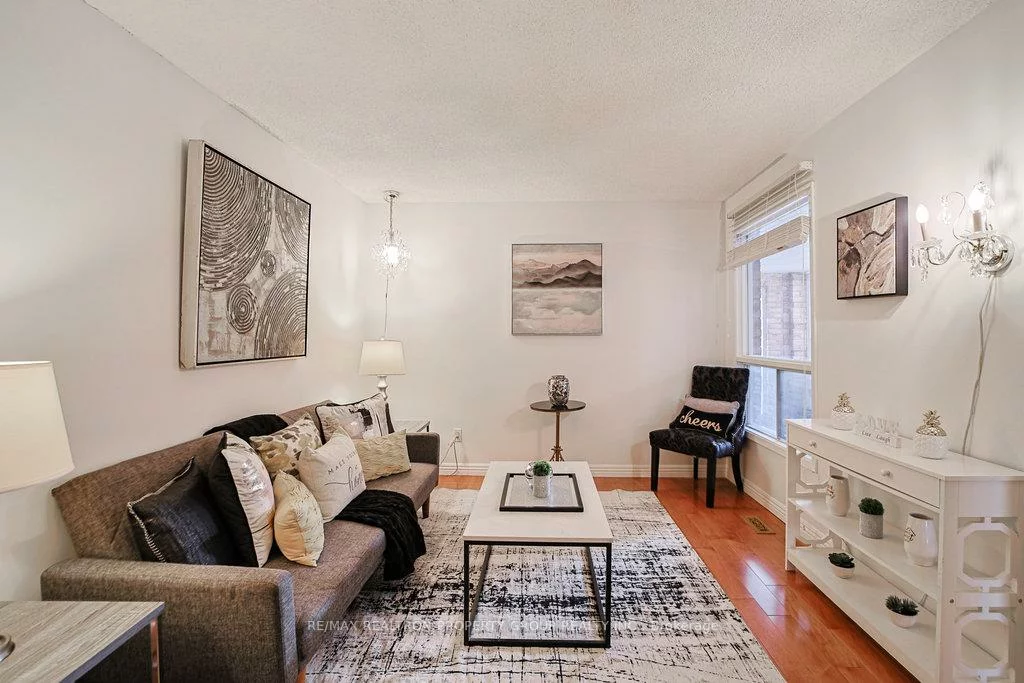 85, Chloe, Middlefield, Markham