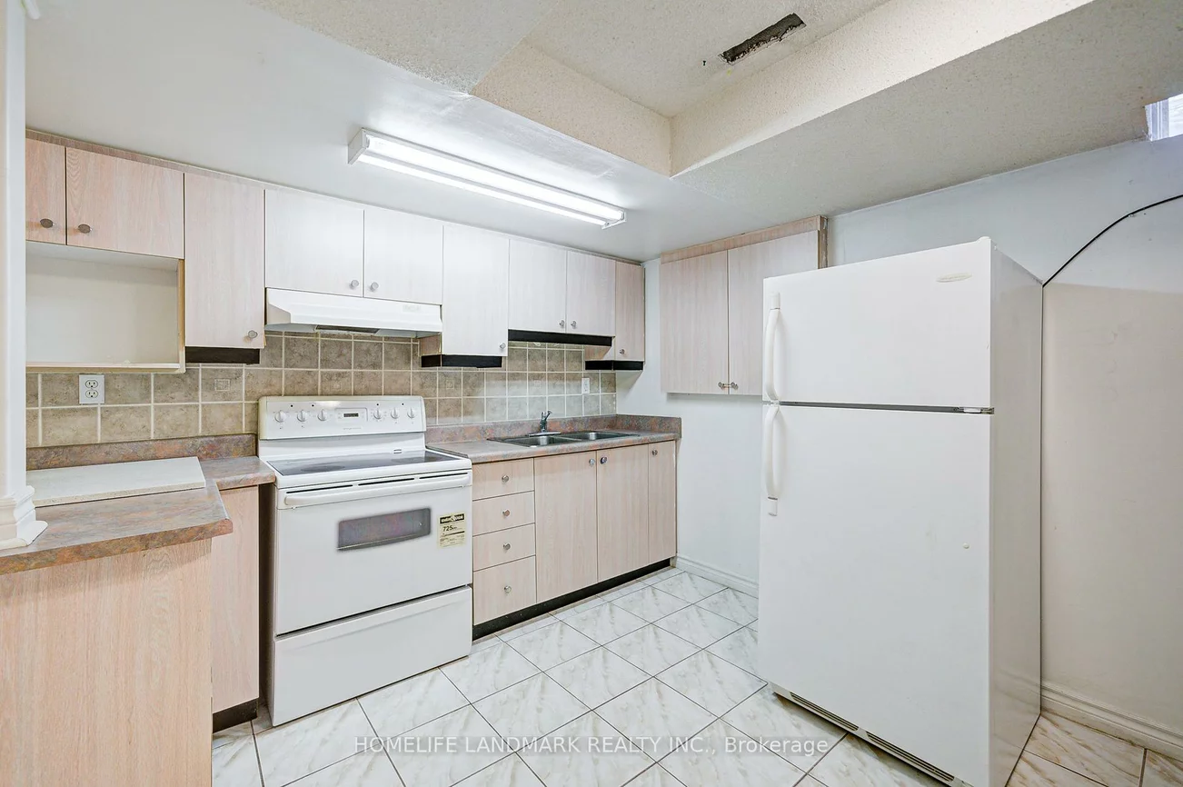 72, Billingsley, Cedarwood, Markham