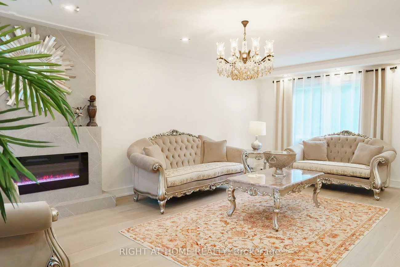 6, Ladyslipper, Bayview Glen, Markham