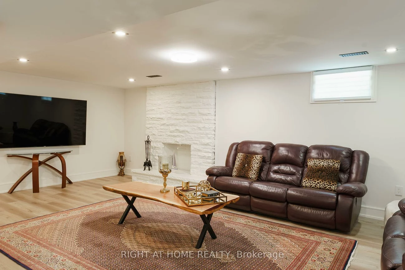 6, Ladyslipper, Bayview Glen, Markham