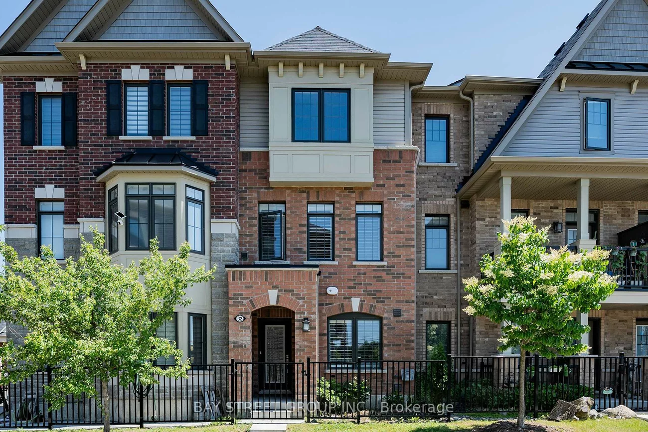 32, Cafaro, Victoria Square, Markham
