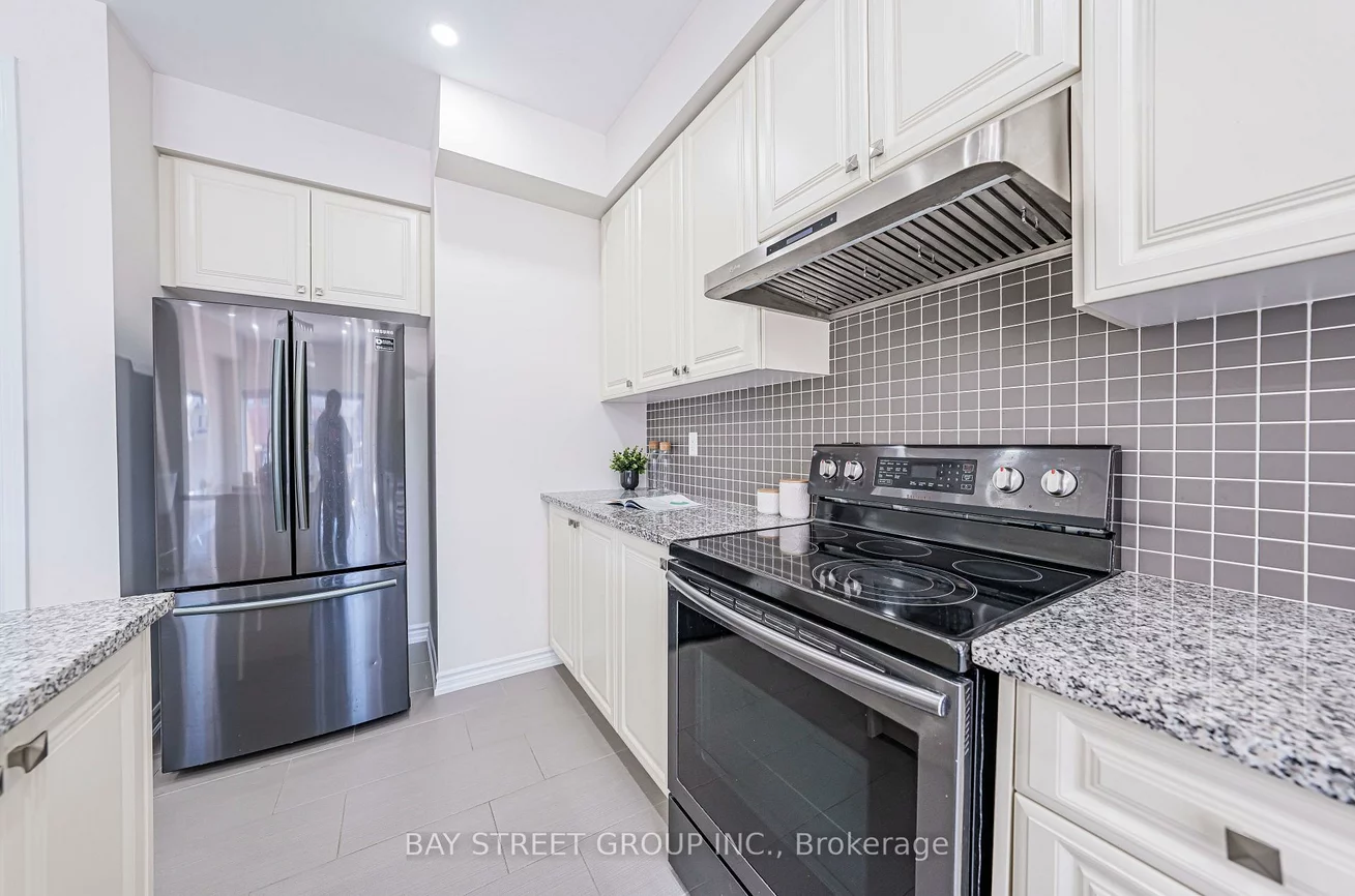 32, Cafaro, Victoria Square, Markham