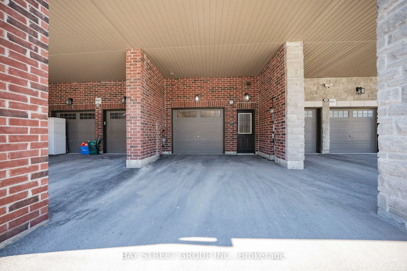 32, Cafaro, Victoria Square, Markham