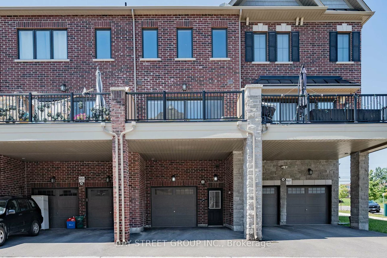 32, Cafaro, Victoria Square, Markham