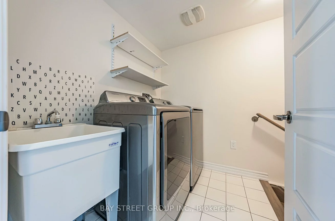 32, Cafaro, Victoria Square, Markham
