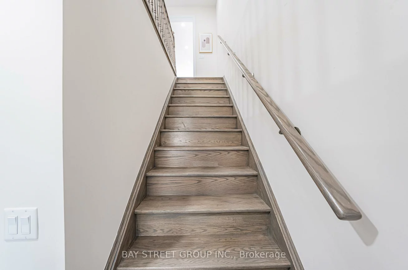 32, Cafaro, Victoria Square, Markham