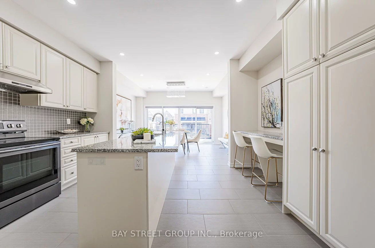 32, Cafaro, Victoria Square, Markham