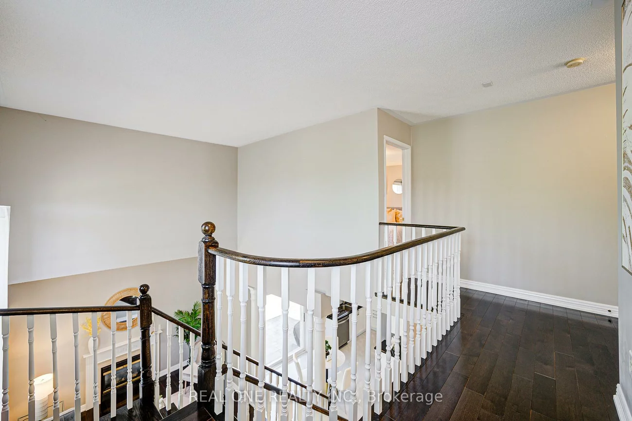 35, Ridgecrest, Berczy, Markham