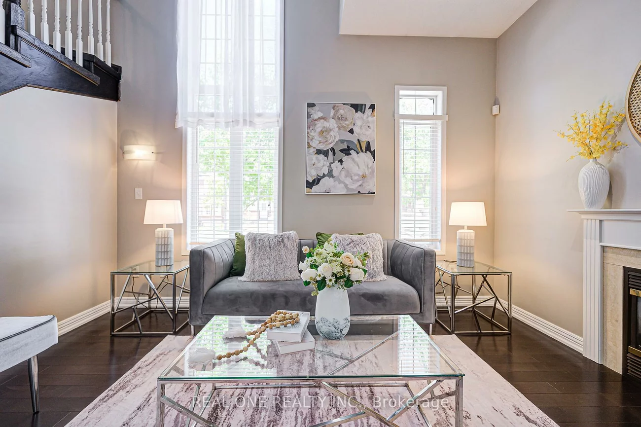 35, Ridgecrest, Berczy, Markham