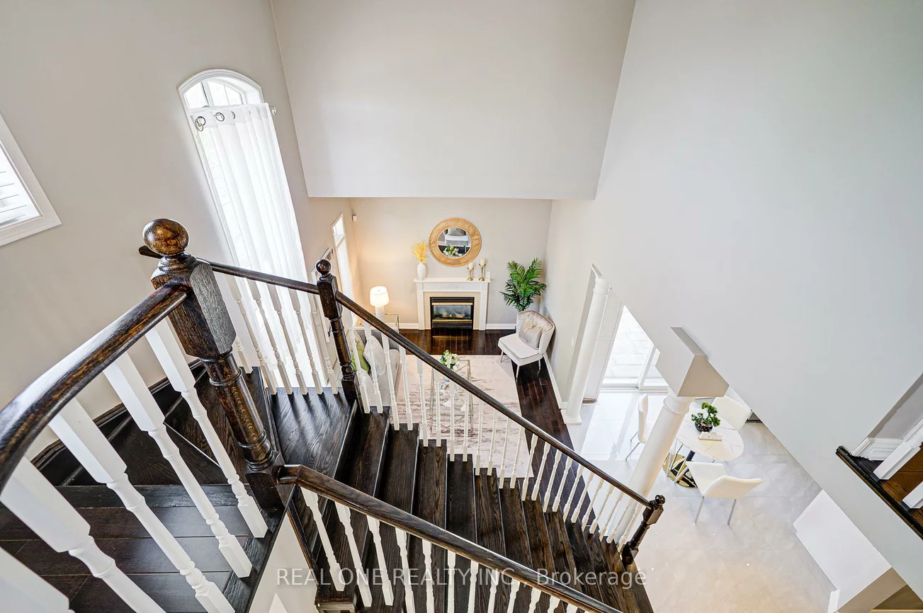35, Ridgecrest, Berczy, Markham