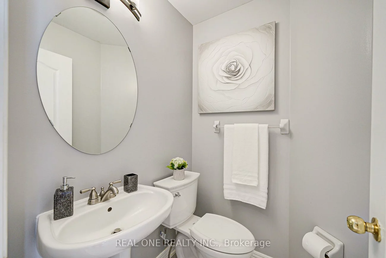35, Ridgecrest, Berczy, Markham