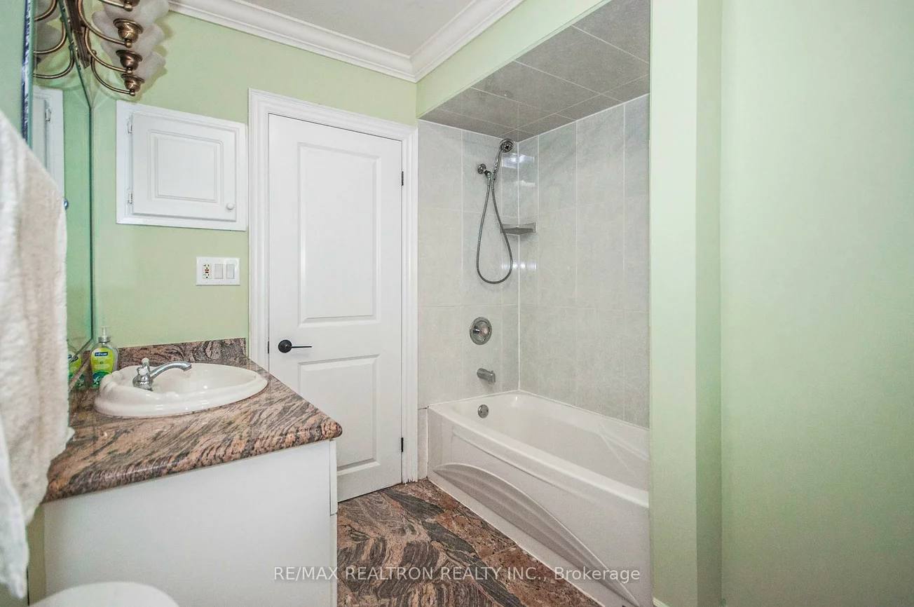 85, Lee, Milliken Mills East, Markham