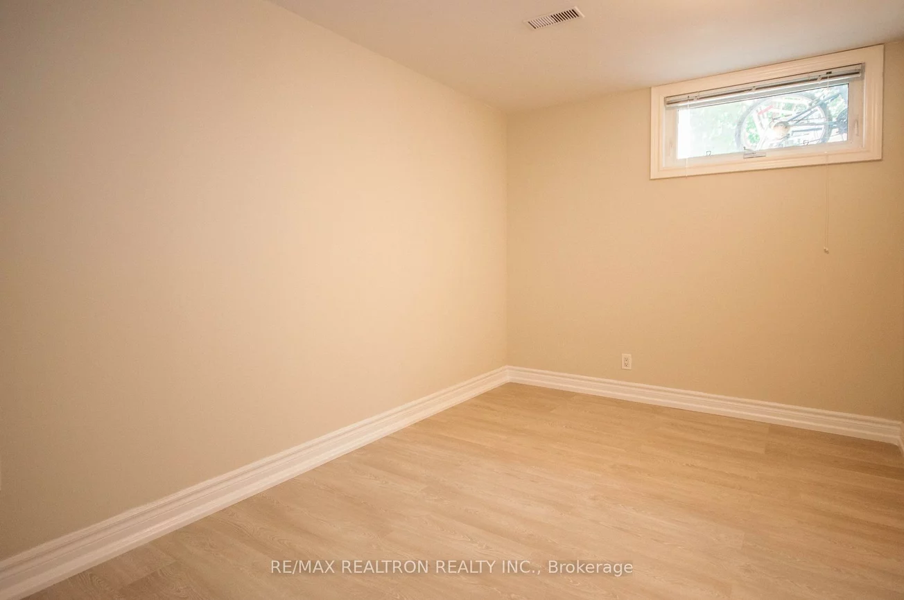 85, Lee, Milliken Mills East, Markham