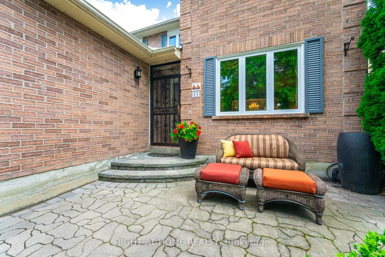 25, Feltham, Raymerville, Markham