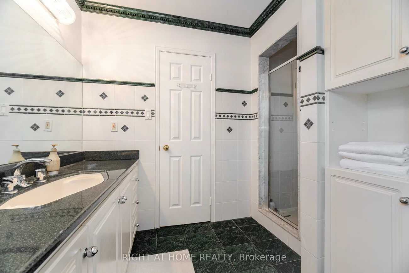 25, Feltham, Raymerville, Markham