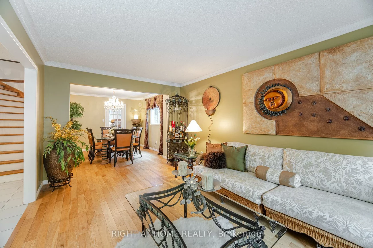 25, Feltham, Raymerville, Markham