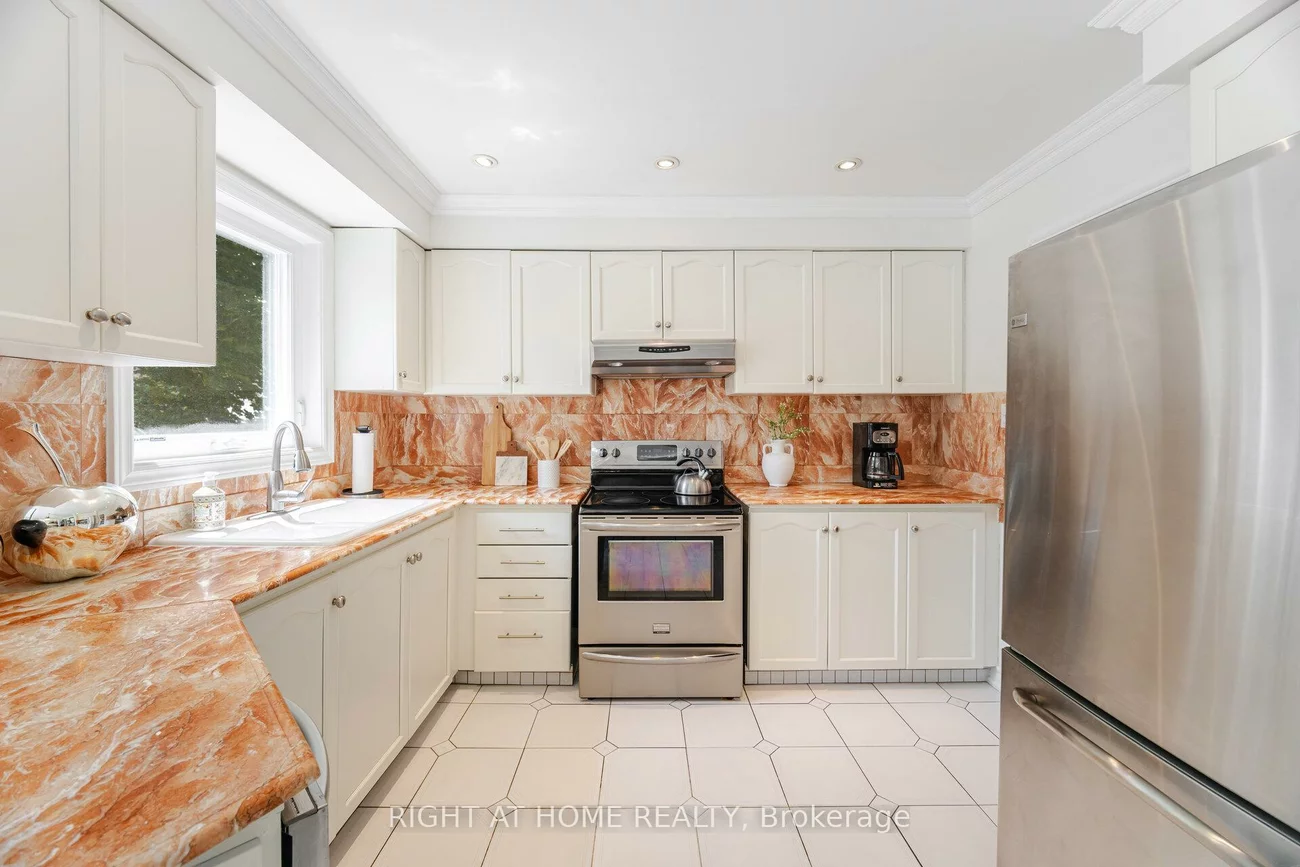 25, Feltham, Raymerville, Markham