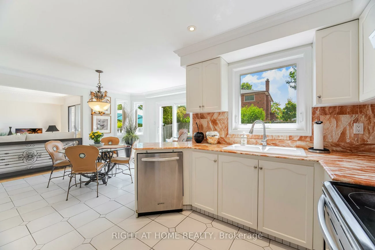 25, Feltham, Raymerville, Markham