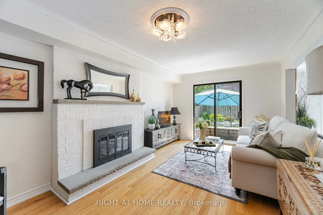 25, Feltham, Raymerville, Markham