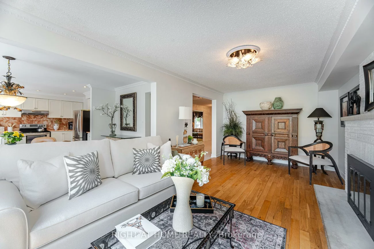 25, Feltham, Raymerville, Markham