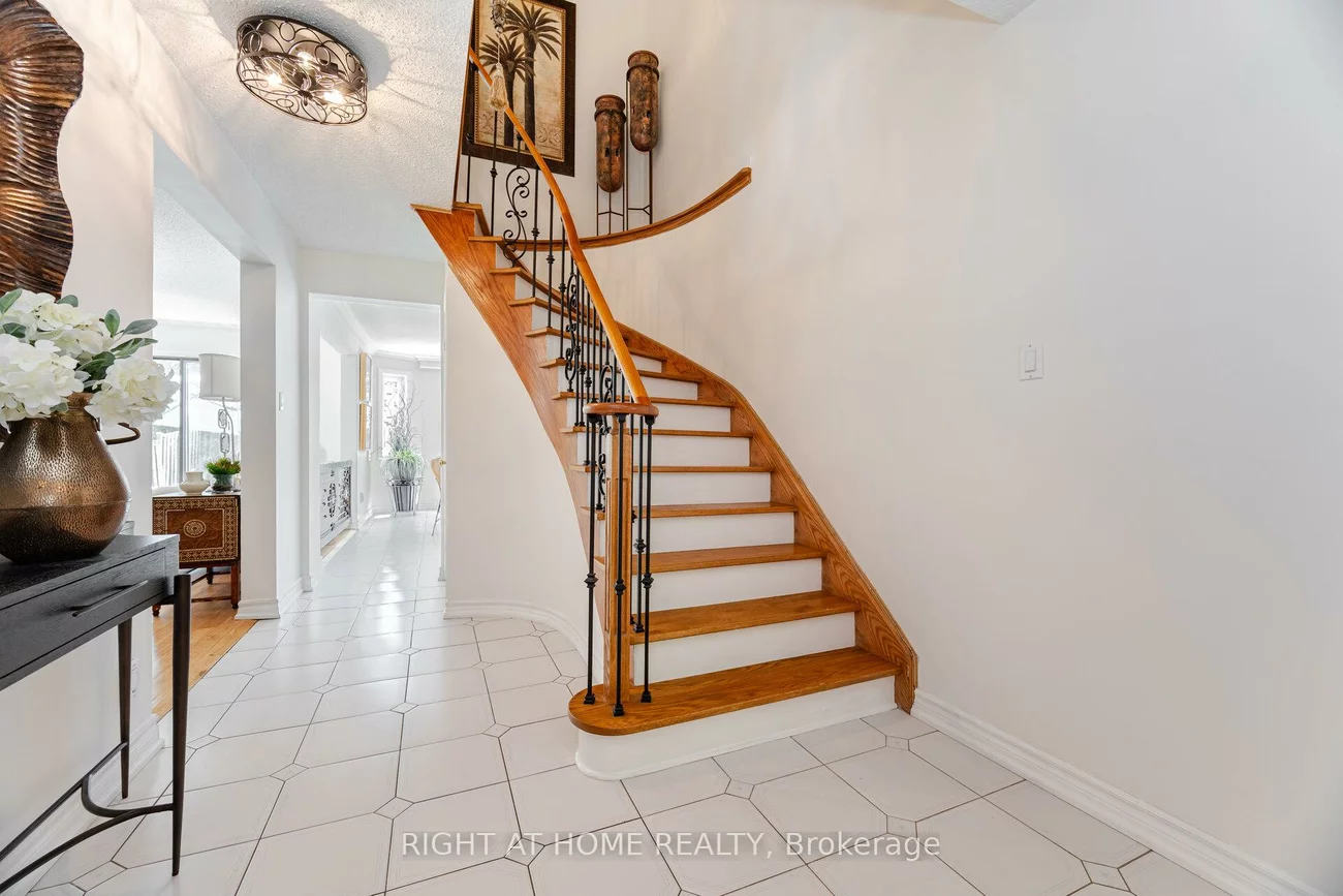 25, Feltham, Raymerville, Markham