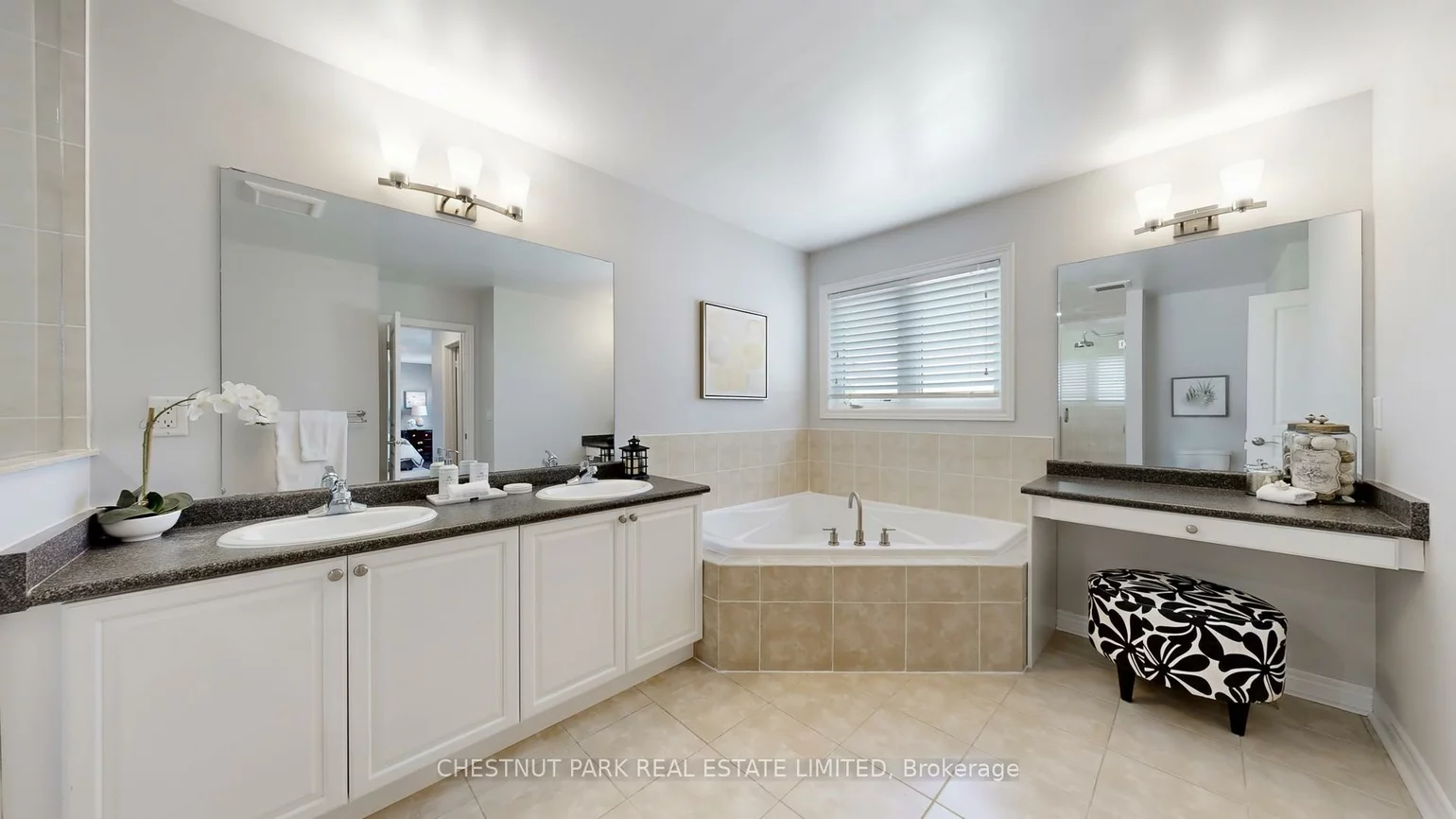 32, Arbour, Greensborough, Markham