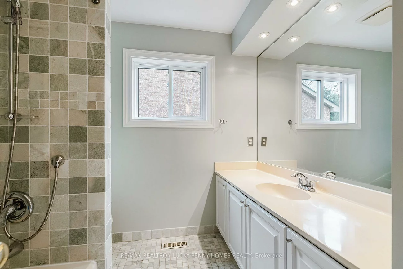 124, Aitken, Unionville, Markham