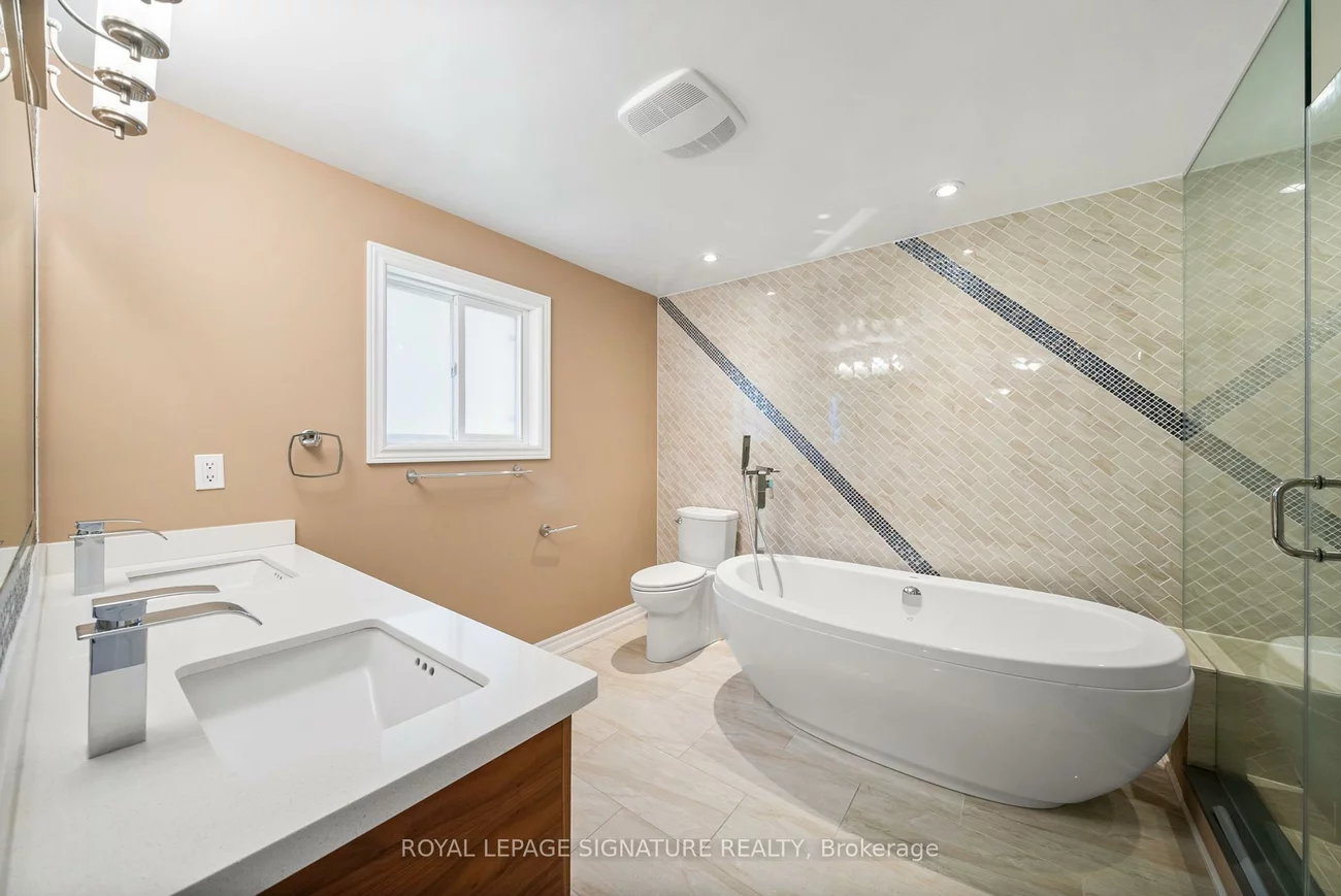 16, Queensgate, Unionville, Markham
